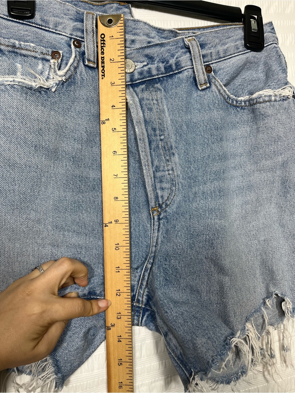 Agolde Criss Cross Light Blue High-Rise Frayed Denim Shorts Size 26 - Picture 4 of 12